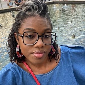 Meet your Posher, Laquanda